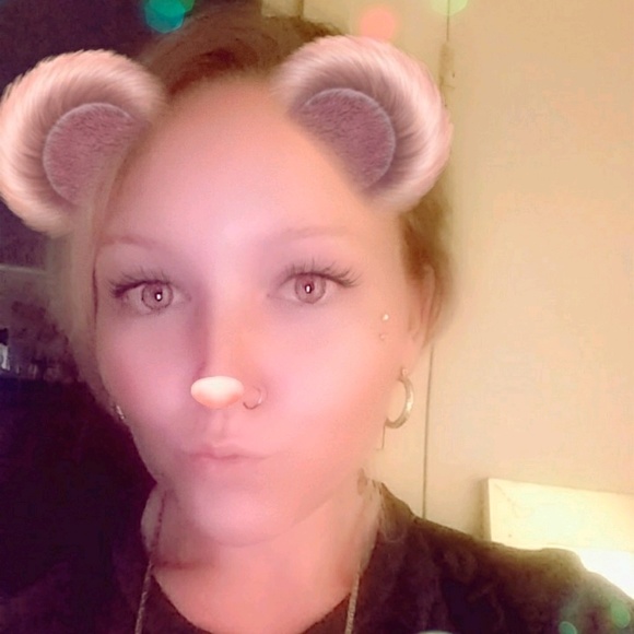 Meet your Posher, Kylie - Picture 1 of 1